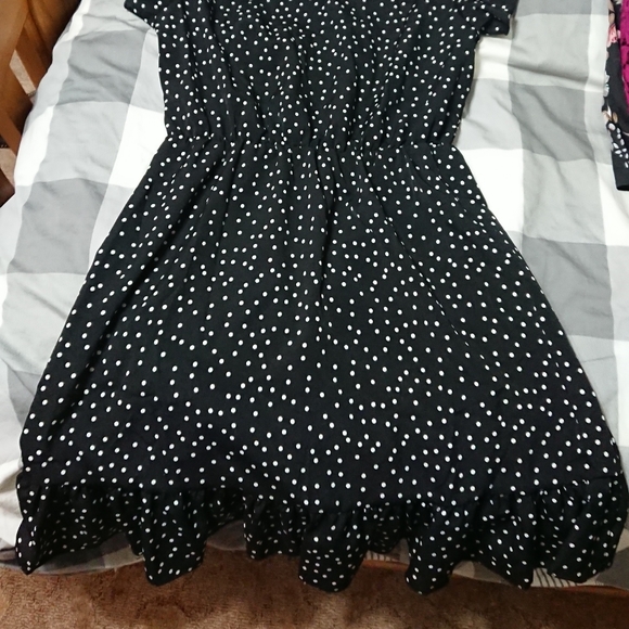 Dress - Picture 2 of 2